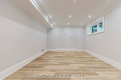 Photo 35 at 152 Olde Bayview Avenue, Oak Ridges Lake Wilcox, Richmond Hill