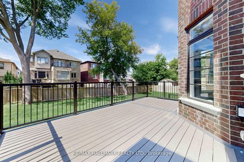 Photo 43 at 152 Olde Bayview Avenue, Oak Ridges Lake Wilcox, Richmond Hill
