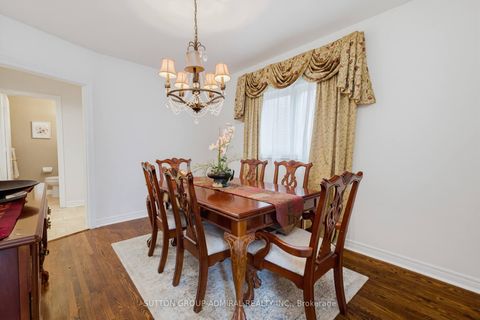 Photo 9 at 27 Pine Hollow Crescent, Maple, Vaughan