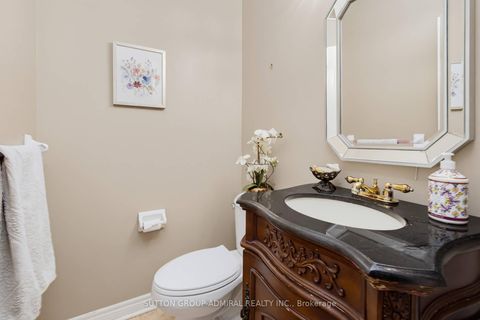 Photo 14 at 27 Pine Hollow Crescent, Maple, Vaughan