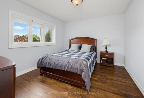 Photo 20 at 27 Pine Hollow Crescent, Maple, Vaughan
