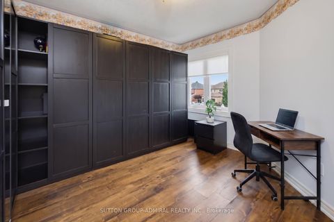 Photo 22 at 27 Pine Hollow Crescent, Maple, Vaughan