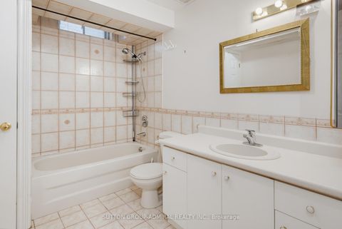 Photo 23 at 27 Pine Hollow Crescent, Maple, Vaughan