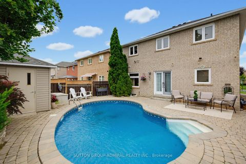 Photo 26 at 27 Pine Hollow Crescent, Maple, Vaughan