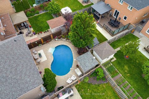 Photo 28 at 27 Pine Hollow Crescent, Maple, Vaughan