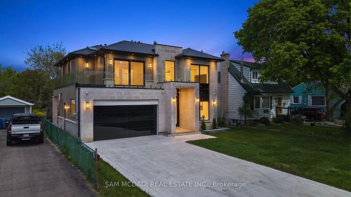 Photo 1 at 9 Earl Street, Streetsville, Mississauga