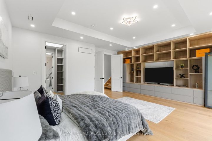 Photo 18 at 9 Earl Street, Streetsville, Mississauga