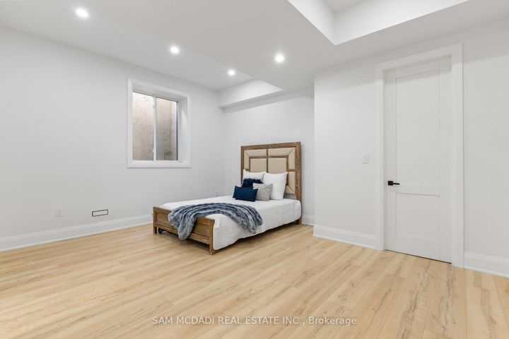 Photo 38 at 9 Earl Street, Streetsville, Mississauga