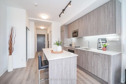 Photo 10 at 421 - 286 Main Street, Danforth, Toronto