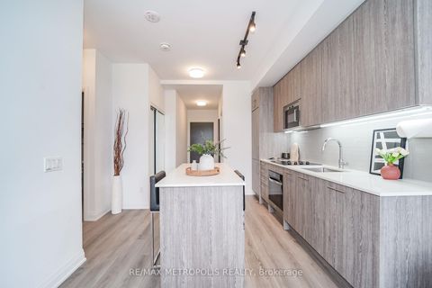 Photo 11 at 421 - 286 Main Street, Danforth, Toronto