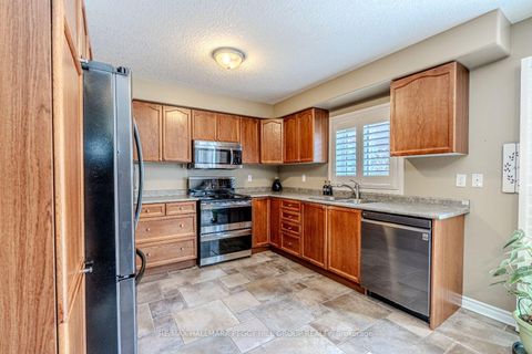 Photo 1 at 35 Benjamin Lane, Painswick South, Barrie