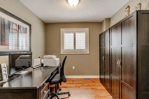 Photo 7 at 35 Benjamin Lane, Painswick South, Barrie