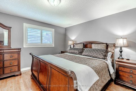 Photo 8 at 35 Benjamin Lane, Painswick South, Barrie