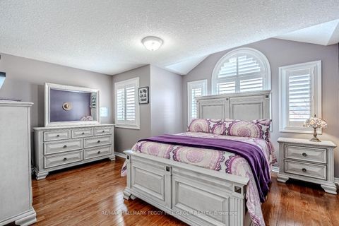 Photo 11 at 35 Benjamin Lane, Painswick South, Barrie