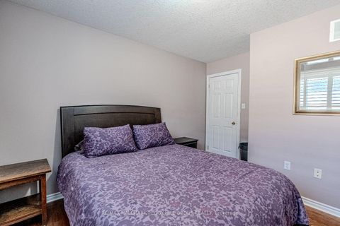 Photo 13 at 35 Benjamin Lane, Painswick South, Barrie