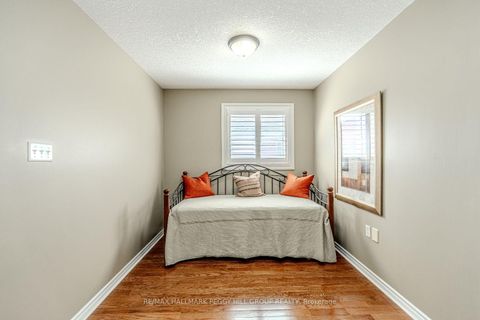 Photo 15 at 35 Benjamin Lane, Painswick South, Barrie