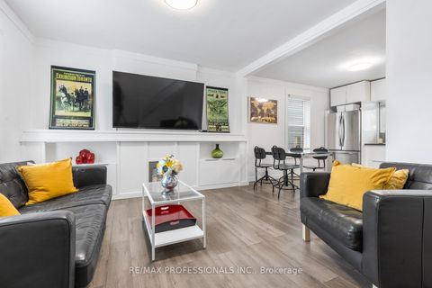 Photo 7 at 52 Third Street, New Toronto, Toronto