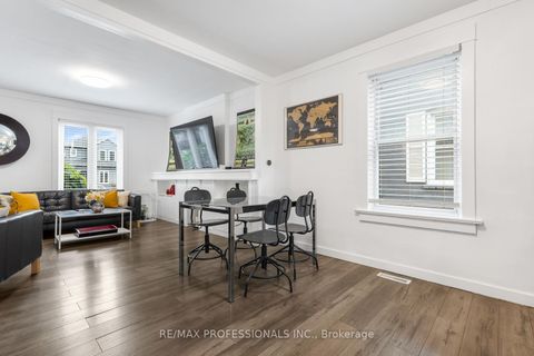 Photo 8 at 52 Third Street, New Toronto, Toronto
