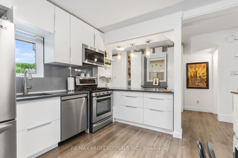 Photo 13 at 52 Third Street, New Toronto, Toronto