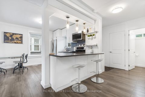 Photo 14 at 52 Third Street, New Toronto, Toronto