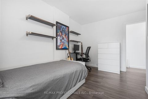 Photo 22 at 52 Third Street, New Toronto, Toronto