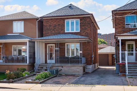 Photo 2 at 245 Belgravia Avenue, Belgravia, Toronto