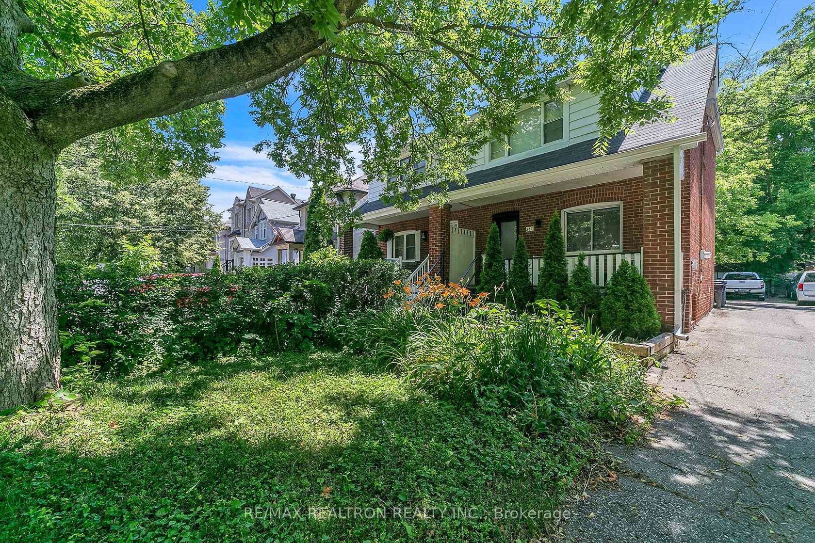 327 Deloraine Avenue, Lawrence Park North, Toronto 