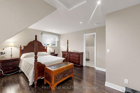 Photo 23 at 18 Yonge Boulevard, Lawrence Park North, Toronto