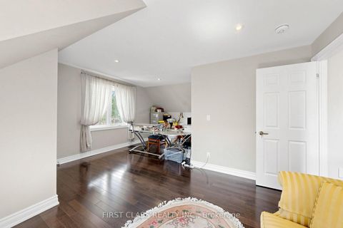 Photo 26 at 18 Yonge Boulevard, Lawrence Park North, Toronto