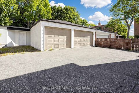 Photo 31 at 18 Yonge Boulevard, Lawrence Park North, Toronto