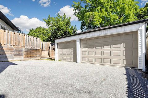 Photo 32 at 18 Yonge Boulevard, Lawrence Park North, Toronto