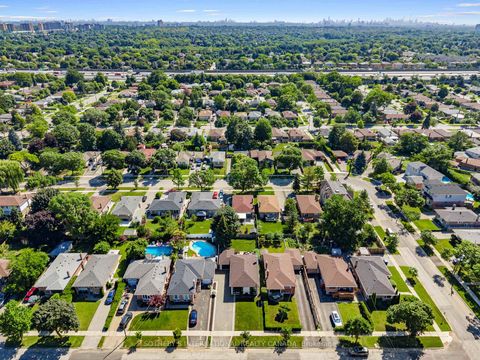 Photo 47 at 17 Sigmont Road, West Deane, Toronto