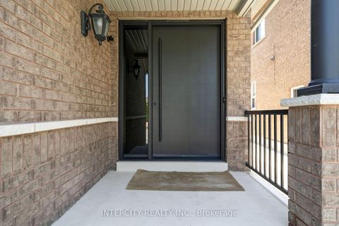 Photo 2 at 105 Via Carmine Avenue, Sonoma Heights, Vaughan