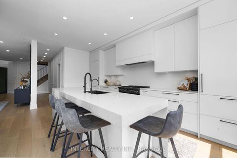 Photo 10 at 105 Via Carmine Avenue, Sonoma Heights, Vaughan