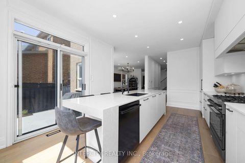 Photo 11 at 105 Via Carmine Avenue, Sonoma Heights, Vaughan