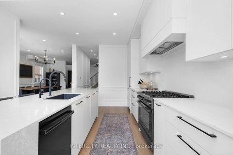 Photo 12 at 105 Via Carmine Avenue, Sonoma Heights, Vaughan