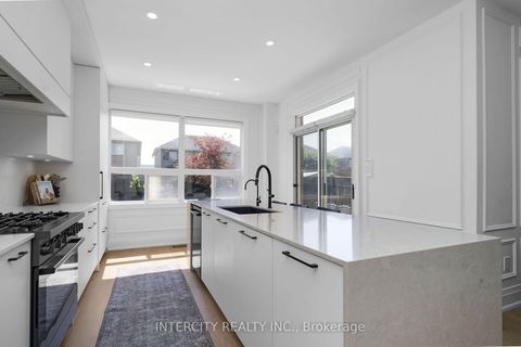 Photo 13 at 105 Via Carmine Avenue, Sonoma Heights, Vaughan