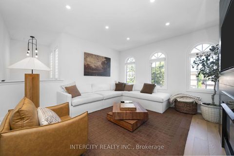 Photo 17 at 105 Via Carmine Avenue, Sonoma Heights, Vaughan