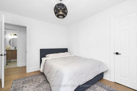 Photo 22 at 105 Via Carmine Avenue, Sonoma Heights, Vaughan