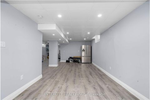 Photo 25 at 105 Via Carmine Avenue, Sonoma Heights, Vaughan