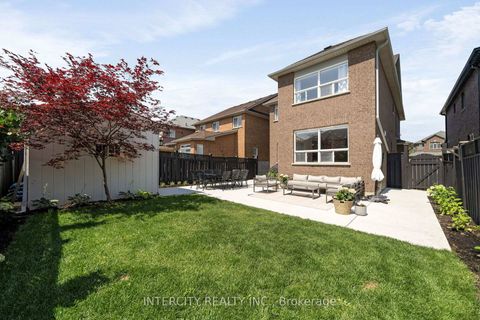 Photo 30 at 105 Via Carmine Avenue, Sonoma Heights, Vaughan