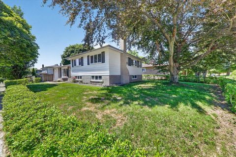 Photo 1 at 10 Gillbank Crescent S, Morningside, Toronto