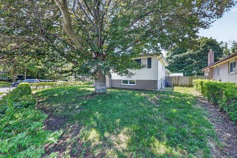 Photo 4 at 10 Gillbank Crescent S, Morningside, Toronto
