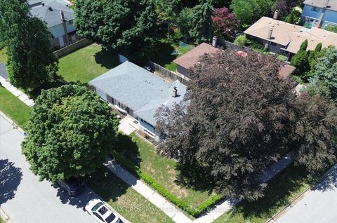 Photo 6 at 10 Gillbank Crescent S, Morningside, Toronto