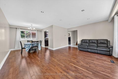 Photo 16 at 10 Gillbank Crescent S, Morningside, Toronto