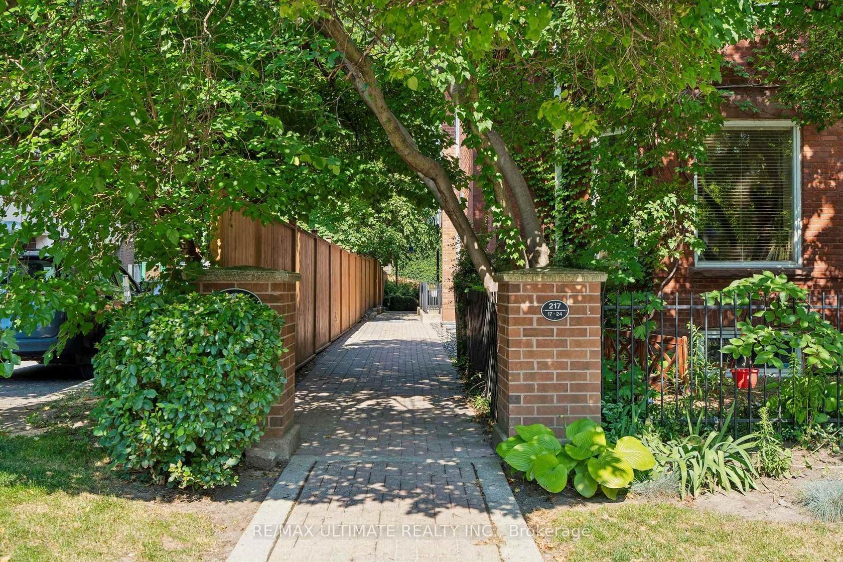 25 - 217 St. George Street, Annex, Toronto by Loree Meneguzzi Real Estate 25 - 217 St. George Street, Annex, Toronto