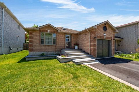 Photo 0 at 17 Benjamin Lane, Painswick South, Barrie