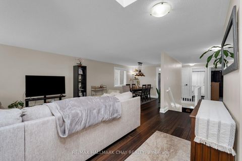 Photo 4 at 17 Benjamin Lane, Painswick South, Barrie