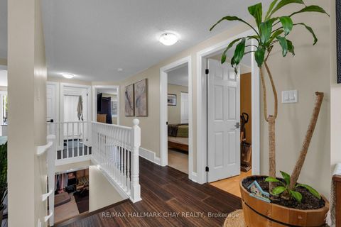 Photo 16 at 17 Benjamin Lane, Painswick South, Barrie