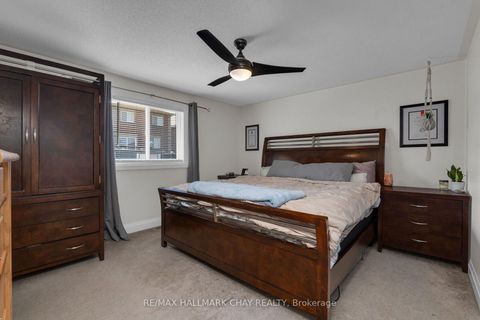 Photo 17 at 17 Benjamin Lane, Painswick South, Barrie